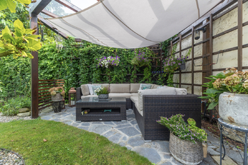 Venkovní posezení - Prodej domu 183 m², Praha 5 - Lochkov