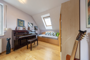 Dětský pokoj - Prodej domu 183 m², Praha 5 - Lochkov