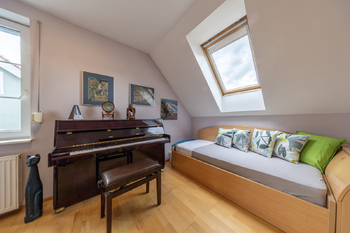 Dětský pokoj - Prodej domu 183 m², Praha 5 - Lochkov