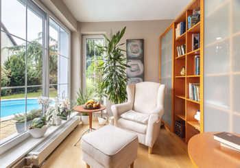 Pracovna u obývacího pokoje - Prodej domu 183 m², Praha 5 - Lochkov