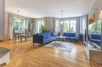 Obývací pokoj s jídelnou - Prodej domu 183 m², Praha 5 - Lochkov