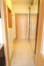 Pronájem bytu 1+kk v osobním vlastnictví 30 m², Praha 9 - Hloubětín