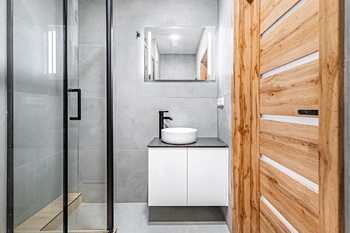 Koupelna. - Pronájem bytu 2+kk v osobním vlastnictví 46 m², Nová Bystřice