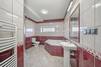 Koupelna - Prodej domu 125 m², Rakvice