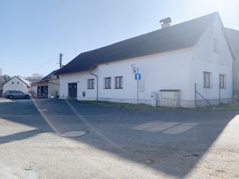 pohled z ulice  - Pronájem domu 100 m², Senec