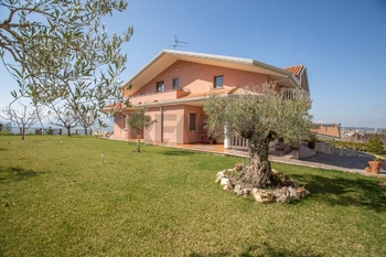 Prodej domu 800 m², Castel Frentano