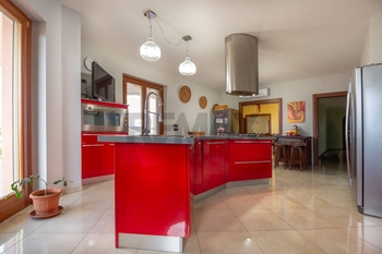 Prodej domu 800 m², Castel Frentano