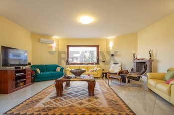 Prodej domu 800 m², Castel Frentano