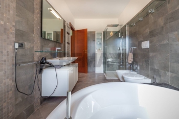 Prodej domu 800 m², Castel Frentano