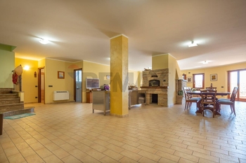 Prodej domu 800 m², Castel Frentano