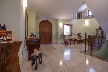 Prodej domu 800 m², Castel Frentano