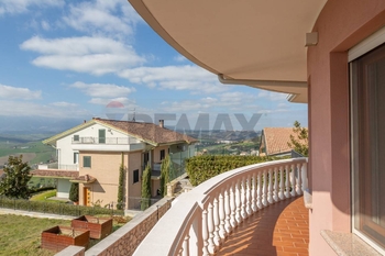 Prodej domu 800 m², Castel Frentano