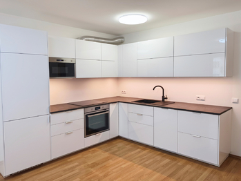 Pronájem bytu 2+kk v osobním vlastnictví 60 m², Praha 8 - Libeň