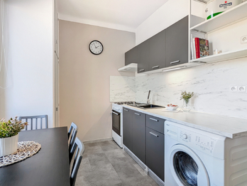 Prodej bytu 2+1 v osobním vlastnictví 54 m², Praha 9 - Hloubětín