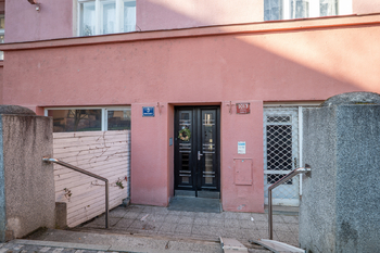 Prodej bytu 2+kk v osobním vlastnictví 38 m², Praha 10 - Vršovice