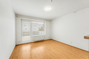 Prodej bytu 1+kk v osobním vlastnictví 56 m², Praha 10 - Horní Měcholupy