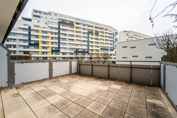 orientace jihovýchod - Prodej bytu 1+kk v osobním vlastnictví 56 m², Praha 10 - Horní Měcholupy