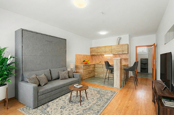 Prodej bytu 1+kk v osobním vlastnictví 35 m², Praha 10 - Uhříněves