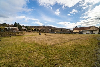 Prodej pozemku 2330 m², Milešovice
