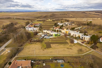 Prodej pozemku 2330 m², Milešovice