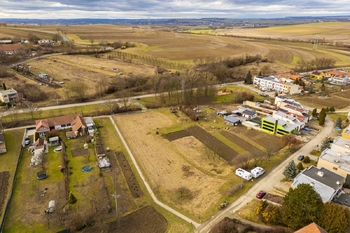 Prodej pozemku 2330 m², Milešovice