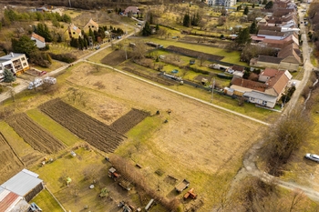 Prodej pozemku 2330 m², Milešovice