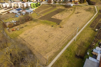 Prodej pozemku 2330 m², Milešovice