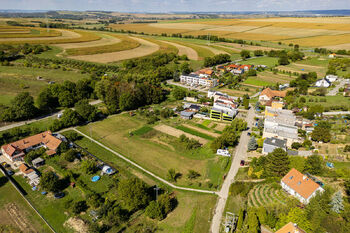 Prodej pozemku 2330 m², Milešovice