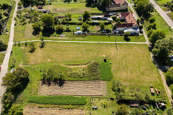 Prodej pozemku 2330 m², Milešovice