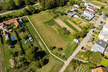 Prodej pozemku 2330 m², Milešovice