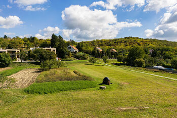 Prodej pozemku 2330 m², Milešovice