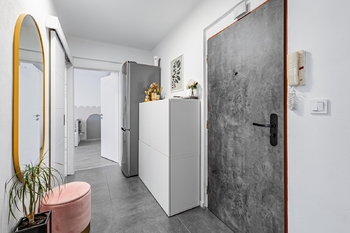 Chodba/předsíň. - Pronájem bytu 2+1 v osobním vlastnictví 51 m², Jindřichův Hradec