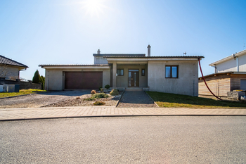 Prodej domu 240 m², Blížkovice