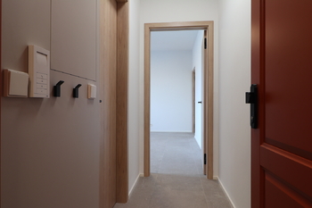 Předsíň - Pronájem bytu 2+kk v osobním vlastnictví 35 m², Praha 5 - Košíře