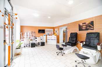 Pronájem obchodních prostor 55 m², Praha 8 - Libeň