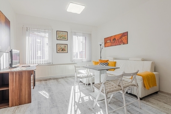 1.patro - Prodej komerčního prostoru 200 m², Kladno