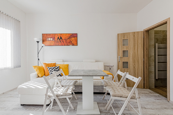 1.patro - Prodej komerčního prostoru 200 m², Kladno