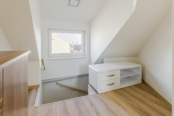 podkroví - Prodej komerčního prostoru 200 m², Kladno