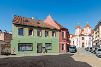 Prodej komerčního prostoru 200 m², Kladno