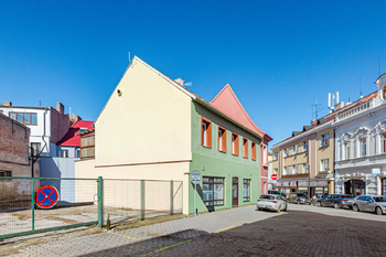 Prodej komerčního prostoru 200 m², Kladno