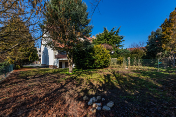 50. Zahrada za domem - Prodej domu 229 m², Praha 6 - Řepy