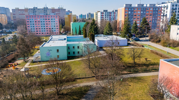 54. Okolí domu - Prodej domu 229 m², Praha 6 - Řepy