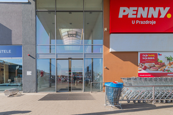Pronájem obchodních prostor 182 m², Plzeň