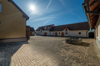 Prodej domu 1145 m², Petříkov