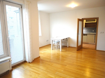 Pronájem bytu 2+1 v osobním vlastnictví 61 m², Praha 10 - Strašnice