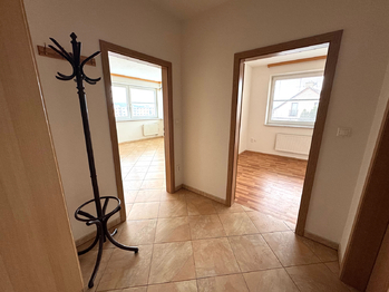 předsíň - Pronájem bytu 2+kk v osobním vlastnictví 58 m², Plzeň