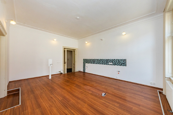 5. První ordinace ve 3. NP domu - Pronájem komerčního prostoru 259 m², Praha 1 - Staré Město