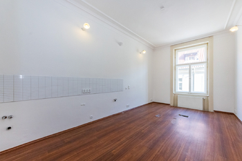11. Čtvrtá samostatná ordinace ve 3. NP domu - Pronájem komerčního prostoru 259 m², Praha 1 - Staré Město