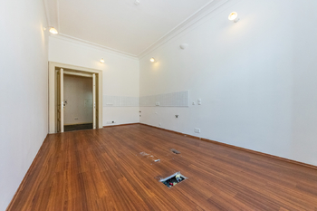 12. Čtvrtá samostatná ordinace ve 3. NP domu - Pronájem komerčního prostoru 259 m², Praha 1 - Staré Město