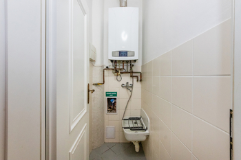 14. Technická místnost u recepce ve 3. NP domu - Pronájem komerčního prostoru 259 m², Praha 1 - Staré Město